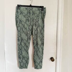 XL Fabletics Define PowerHold® High-Waisted 7/8 Legging in Pale Green Cactus